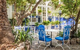 Hotel Medium Romantic